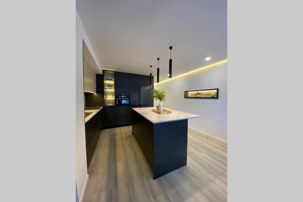 Precioso Apartamento A Estrenar En Centro De 네르하 외부 사진